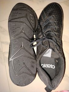 Plaeto Black School Shoes Size 6