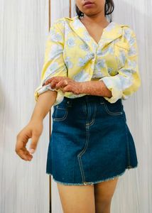 Beautiful Yellow Flowery Shirt🌷SALE🌷