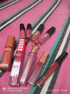 Lipstick Bundle ( One in 99rs)