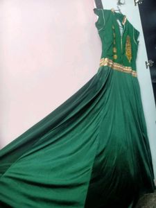Emerald Green Evening Gown 💚🤍