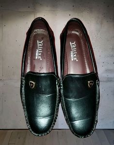 MEN  LOAFER SHOE