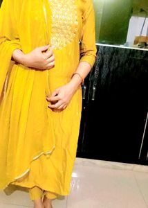 Elegant Yellow Kurta Set