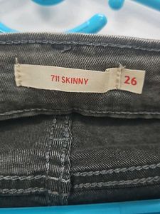 LEVIS Grey Skinny Jeans