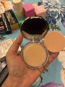 Clinique Stay-Matte Powder