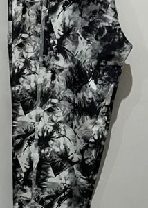 Black &amp; White Print Leggings