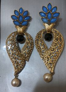 Any 1 Earring At 250/-