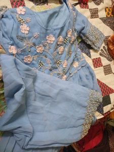 Anarkoli Suits Middle Cut With Trouser