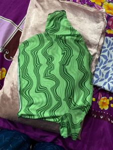 Green Swirl Crop Top