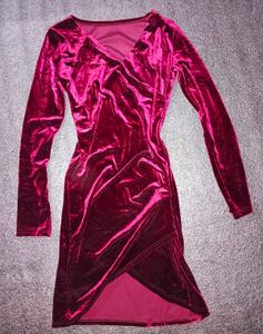 Bodycon Burgundy Velvet Mini Dress(Never Worn)