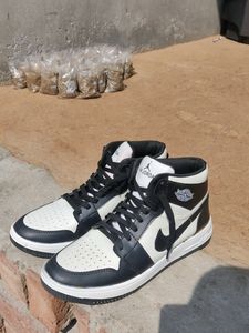 Jordan Retro 1 Black White