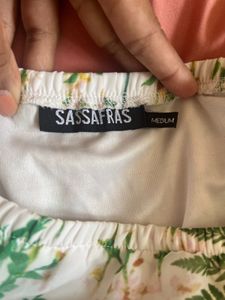 SASSAFRAS Pretty White Off-Shoulder Slit Dress