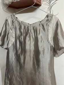 Elegant Golden Top