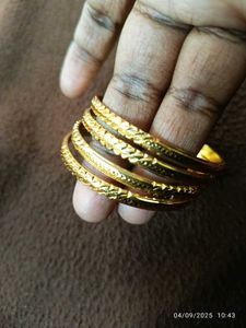 Golden Bangles - Set of 4