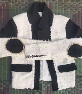 Stylish Two-Tone Cropped Jacket