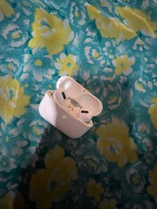 Used AirPods Pro-two pods not working