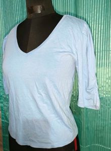 🎁Buy 2 Get 1 Free🎁Size S/ M Cute Blue V-Neck Top