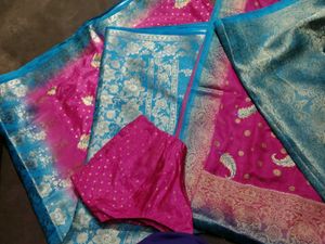 combo sarees (2) with Ethnic matching Blouse