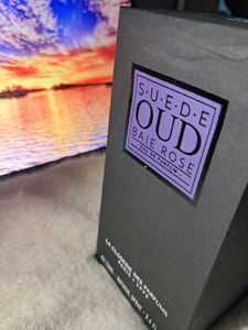 Suede Oud Baie Rose Perfume