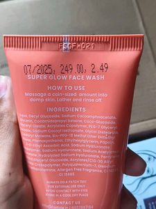 Foxtale Super Glow Face Wash