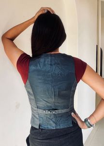 Van Huesen - Gray Fitted Vest size S