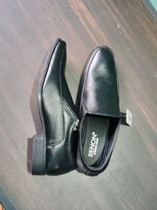 Renon Black Formal Shoes