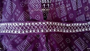 Very Comfortable And Beautiful Gowns
