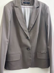 COMMA’ SLIQUE BOW-DETAILED BLAZER