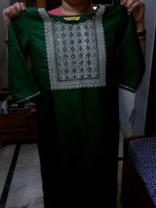 VoodeVogue Green Embroidered Kurti