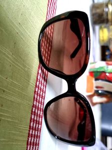 ORIDIGINAL  GUESS  GOGGLES