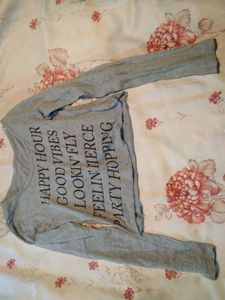 Gray Graphic Print Long Sleeve Crop Top