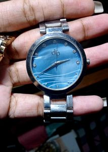 Elegant Women&#39;s Watch Dress berry
