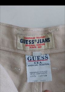 Guess Creamy High Waisted Shorts ❤️