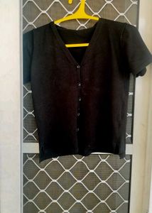 Black Button-crop Top