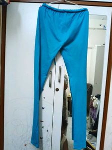 Srishti Printed Sleeveless Kurta With Free Legging