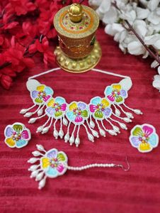 Floral Jewelry Set With Mangtika