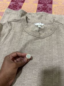 H&amp;M Ribbed Knit Top Size L With A Precious Freebie