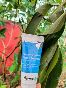 Derma Co Creamy Daily Face Cleanser🌸