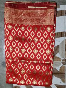 Red &amp; Gold Patterned Saree