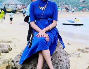 Elegant Blue Midi Dress