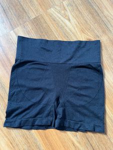 Gym Shorts Very Stretchable ( Fits 28,32)