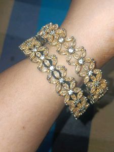 Floral Bangle Set