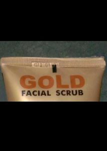 Compact Powder &amp; Scrubber