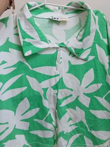 Green &amp; White Leaf Print Top