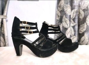 🖤Velvet Stride Stilettos🖤