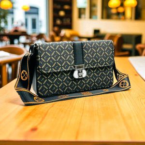Chic Crossbody Bag