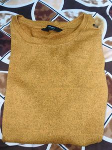 Mustard Button-Detail Top