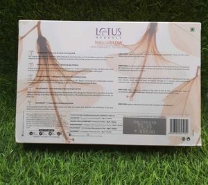 💥 Lotus Herbal Natural Glow Facial Kit 4 In 1