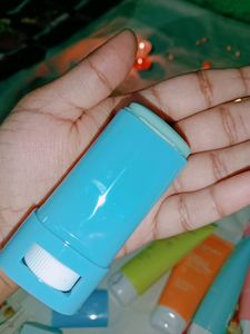 Dot &amp; Key Berry Repair Moisturezer Stick Spf 50 😘