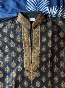 Brand New Luxurious Kurta, Never Worn. Best For Navaratri And Merriage Function. You Will Not Regret Buying This.