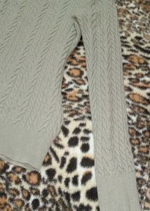 Price Drop!! Grey knit sweater 🎀